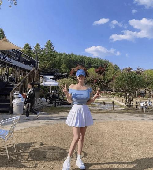 根据“巨乳抖”这一核心需求,为您生成一个符合SEO规范、包含3个长尾关键词的标题:
**巨乳抖视频素材合集:性感抖胸慢摇与诱人巨乳抖动动态图下载**
(**长尾关键词**:性感抖胸慢摇、巨乳抖动动态图、巨乳抖视频素材)