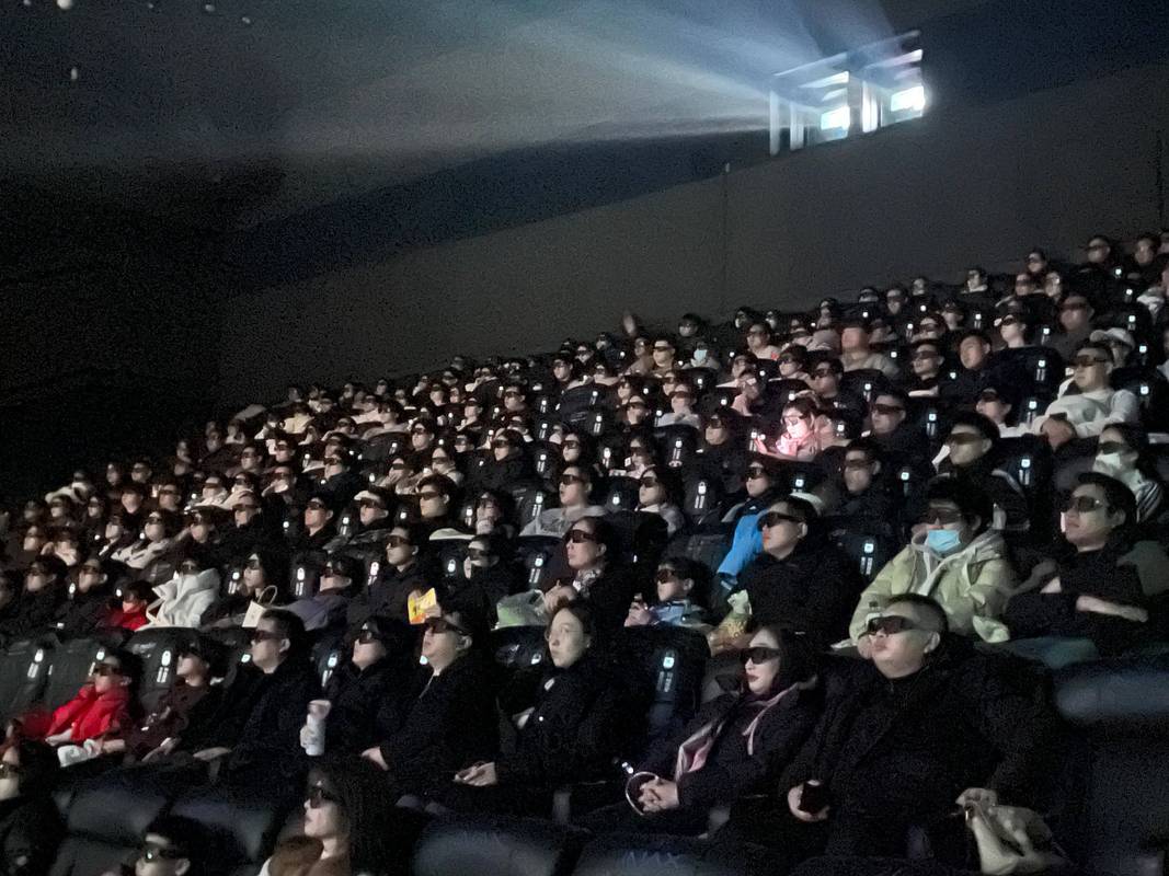 午夜影院顶级大片APP 高清无广告流畅追剧，海量VIP资源免费看