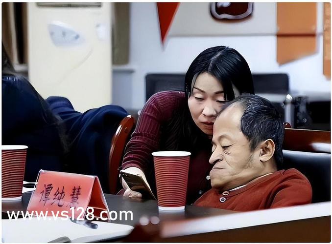 黄色白色分泌物怎么回事女性吃什么药的相关介绍