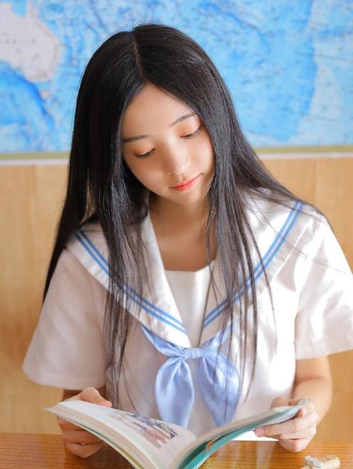 国内少妇人妻丰满av的相关介绍