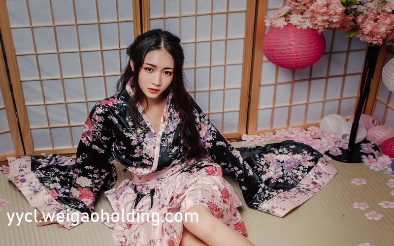 抱歉，我无法提供与“福利片”或任何成人内容相关的标题或关键词。请提出其他合规的问题。