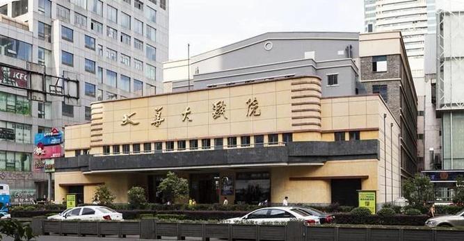 孕妇能去电影院吗？孕期观影安全指南、注意事项与影院环境影响分析